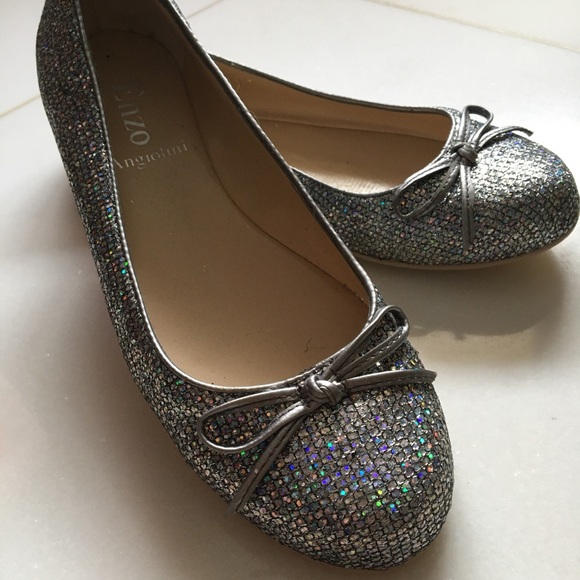 Shimmery silver glitter ballet flats with bows - Picture 3 of 5